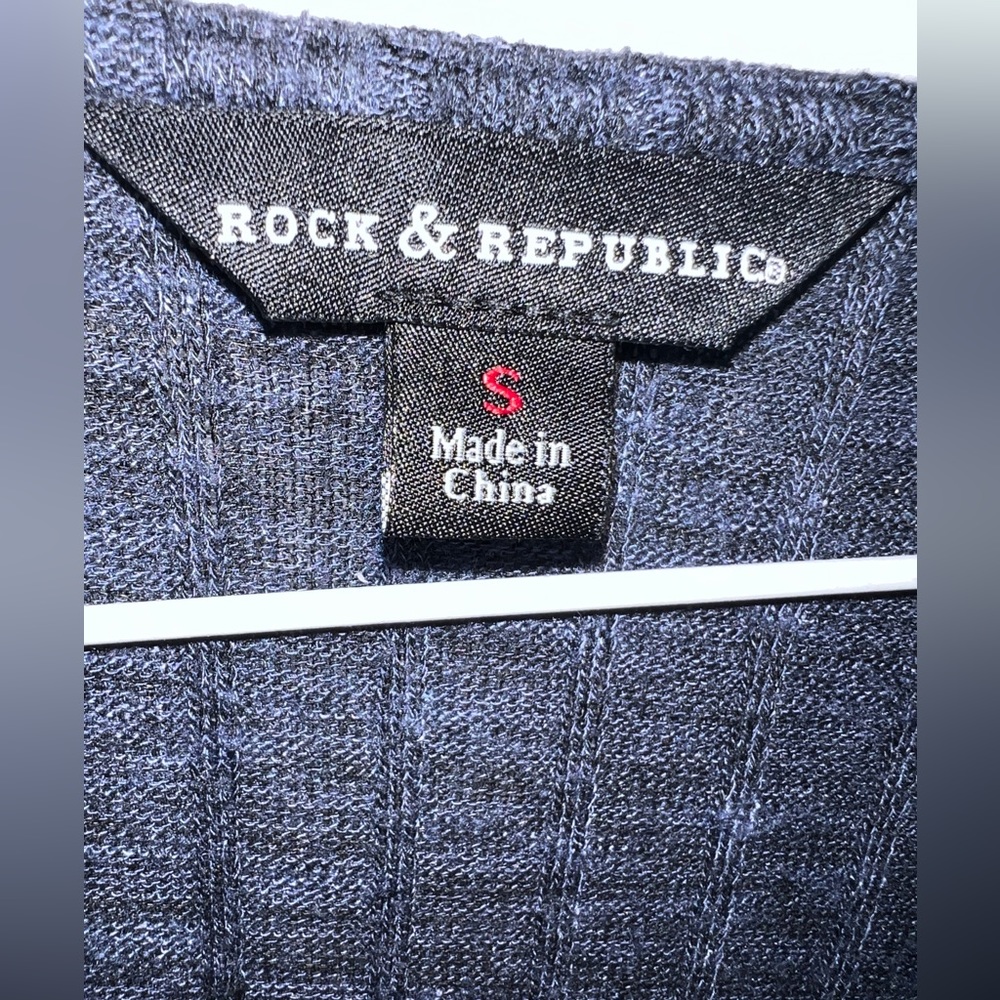 🎸 Rock & Republic Ribbed Top - Picture 4 of 7
